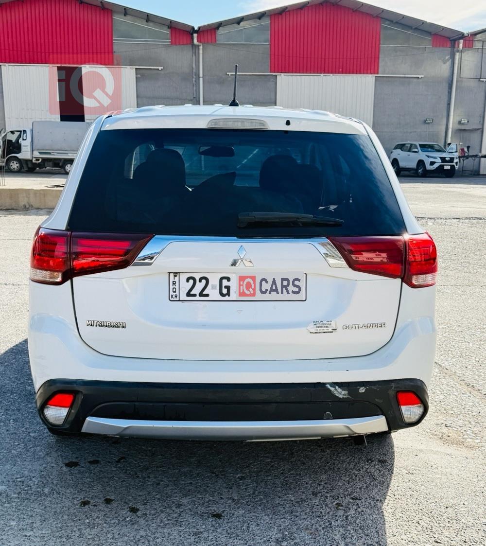 ميتسوبيشي اوتلاندر